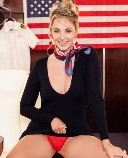 Nude Pics of Allie Eve Knox